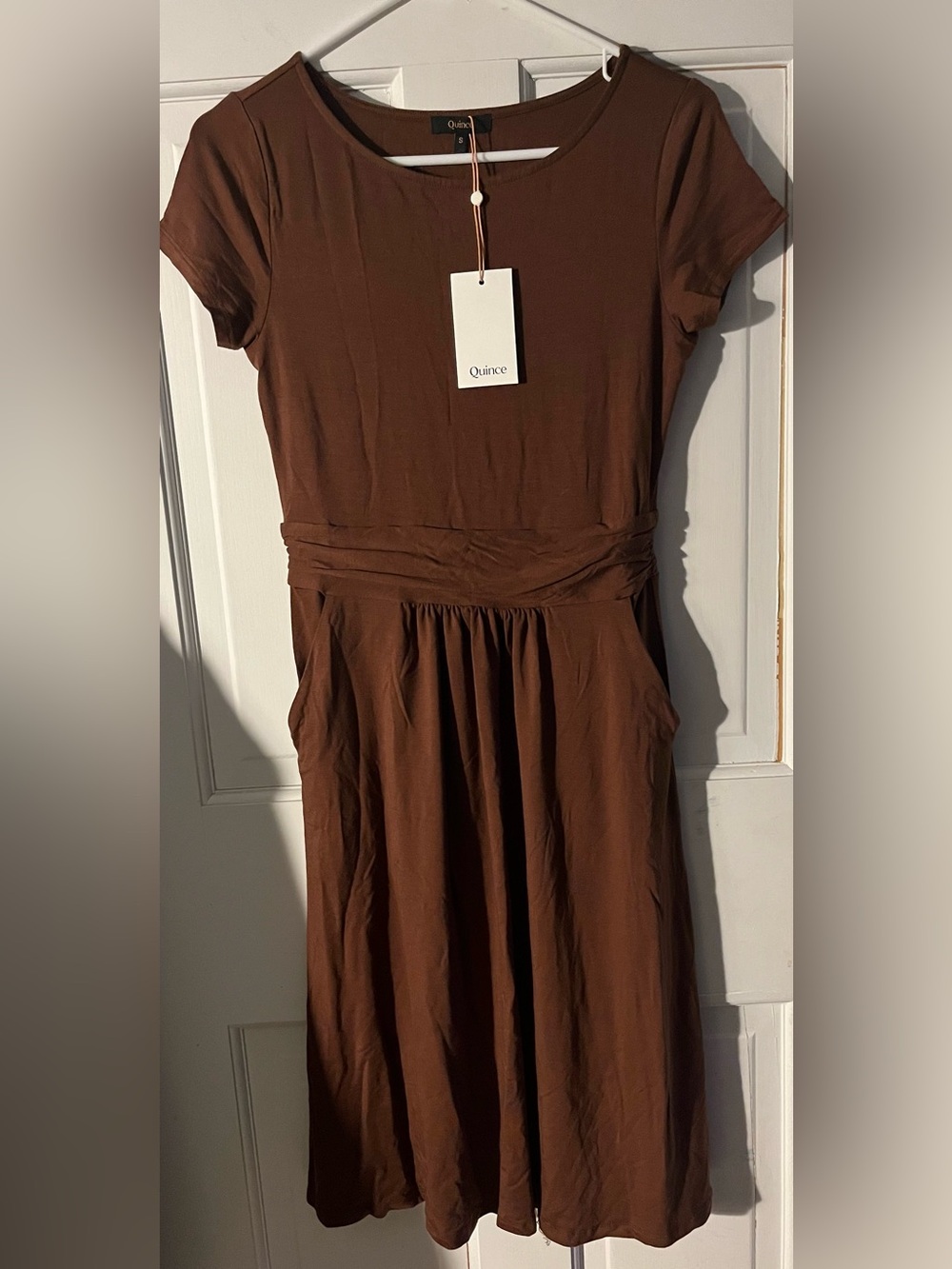 Quince (NWT) Brown Short-Sleeve Gathered-Waist Midi Dress With Pockets Size S - Picture 3 of 9